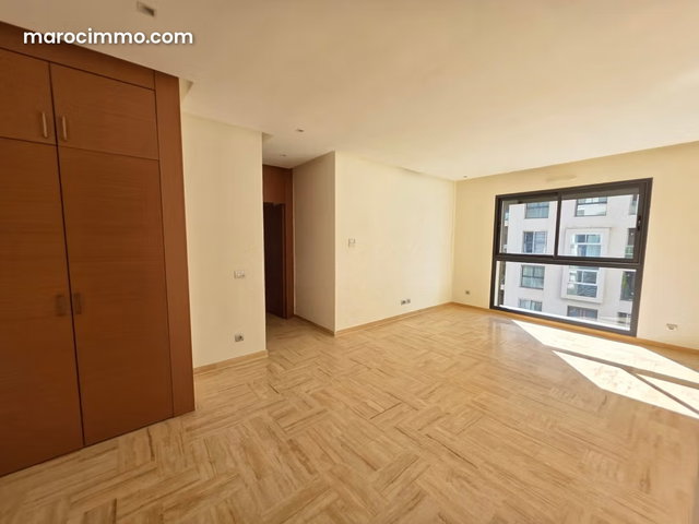 T3 vide de 99m² – 2 chambres — 3