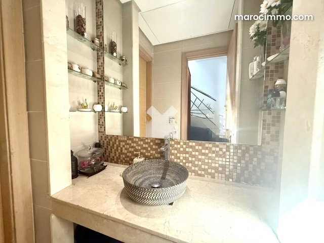 Villa à Vendre de 299.0 m² à Bouskoura, Ville Verte — 5