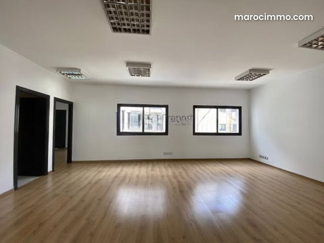 Bureau aménagé de 150m² — 4