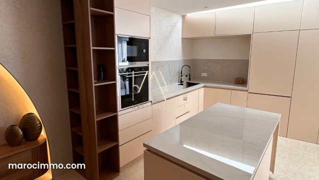 Appartement à louer à Sania. 3 chambres agréables. Ascenseur et terrasse — 3