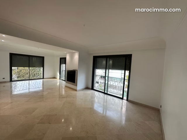 Louez cet appartement à Gauthier. 4 grandes pièces. Avec ascenseur — Casablanca