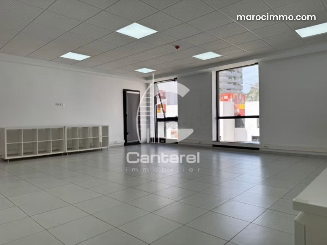 81 sqm Office, Casablanca Finance City, with Parking and Security — Casablanca