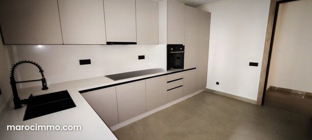 Appartement à Louer – Souissi, Clé Blanche — 3