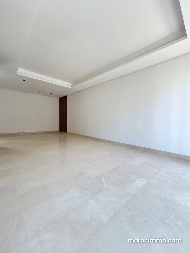 Appartement à vendre à CFC — 2
