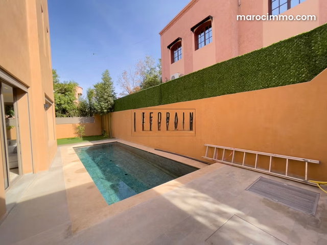 À VENDRE – Villa de Prestige avec Piscine — 4