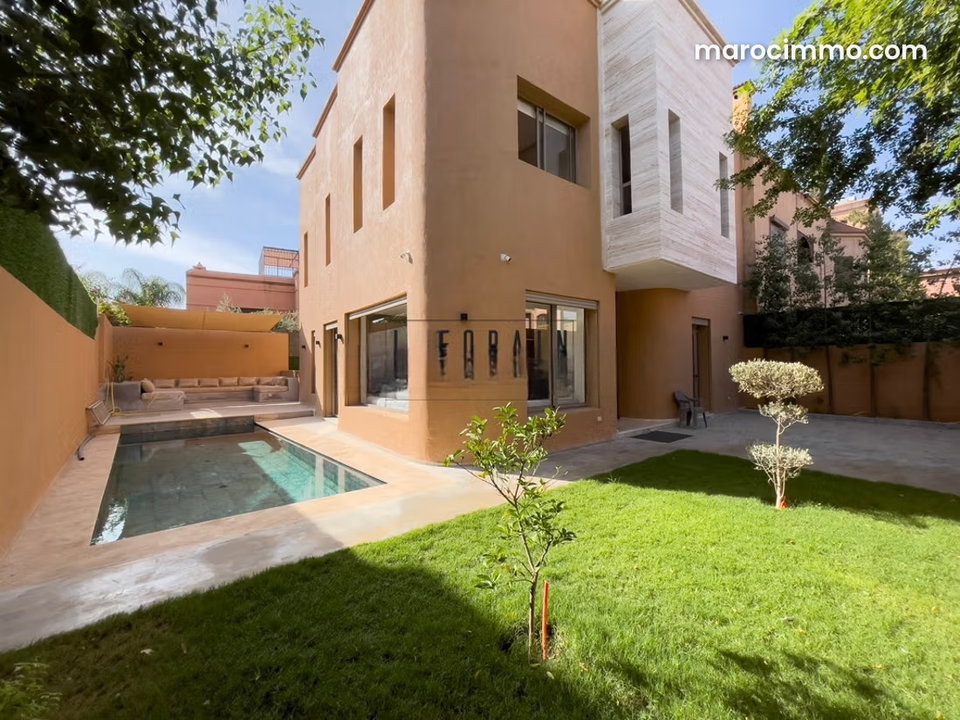 À VENDRE – Villa de Prestige avec Piscine