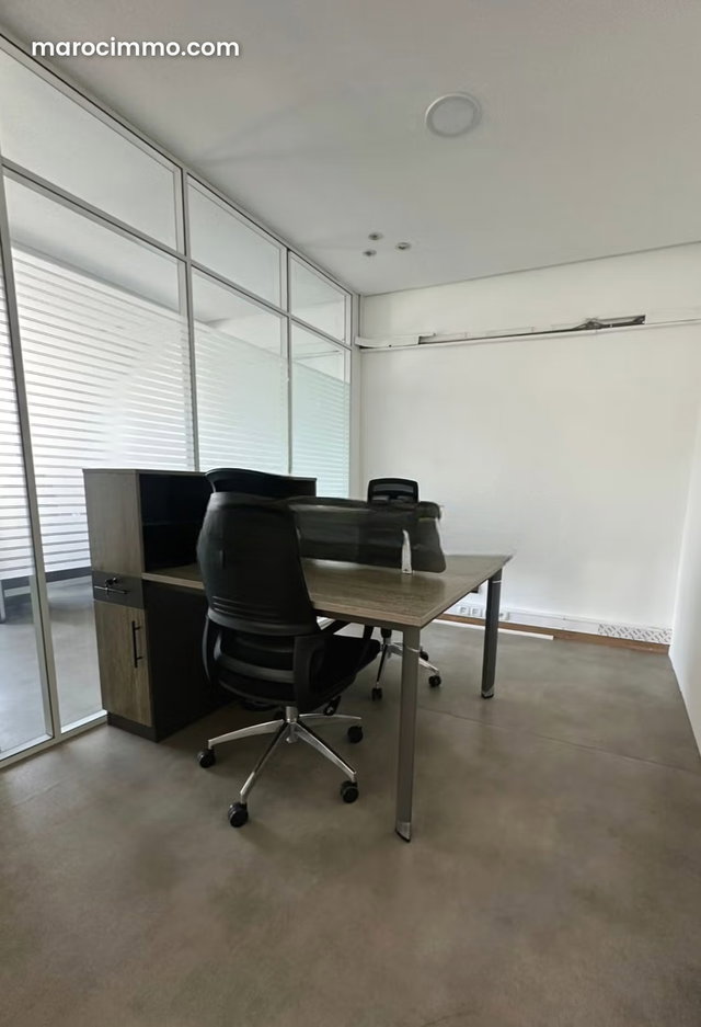Superbe bureau moderne à louer au cœur d’un quartier stratégique — 2