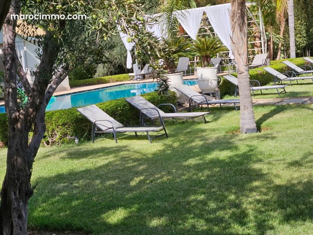 Vente d'un superbe riad à Route Amizmiz. Superficie 3160 m². Belle terrasse et jardin — 4