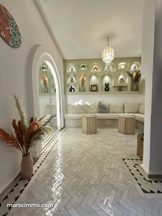 Riad à vendre à Bab Lhmar. Surface totale 40 m². Piscine, climatisation — 3