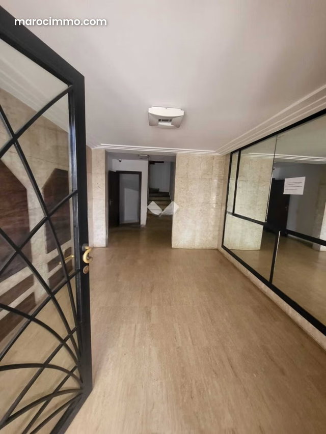 Appartement à Louer de 243.0 m² à Casablanca, Gauthier — 2