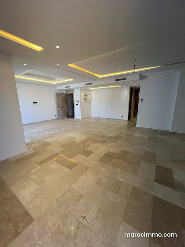 Luxury Apartment for Sale in Malabata Hills with Sea View — 5