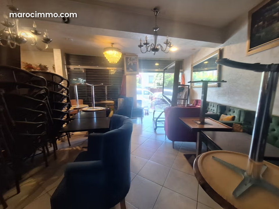 Commercial Property for Rent in Derb Ghalef. 105 m² Space.