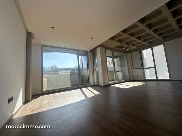 Top office floor — 5