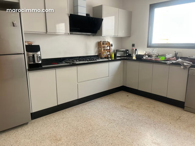 Vente villa de 700 m2 de terrain à 8 minutes du Morocco Mall 4 chambres très spacieuses Cheminée et salon très lumineux — 3