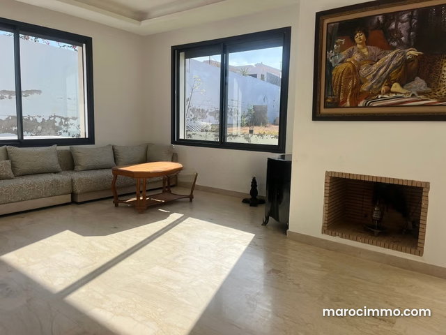 Vente villa de 700 m2 de terrain à 8 minutes du Morocco Mall 4 chambres très spacieuses Cheminée et salon très lumineux — 2