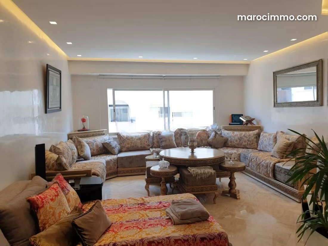Renovated 166 sqm Apartment with Master Suite, Palmier, Casablanca — Casablanca