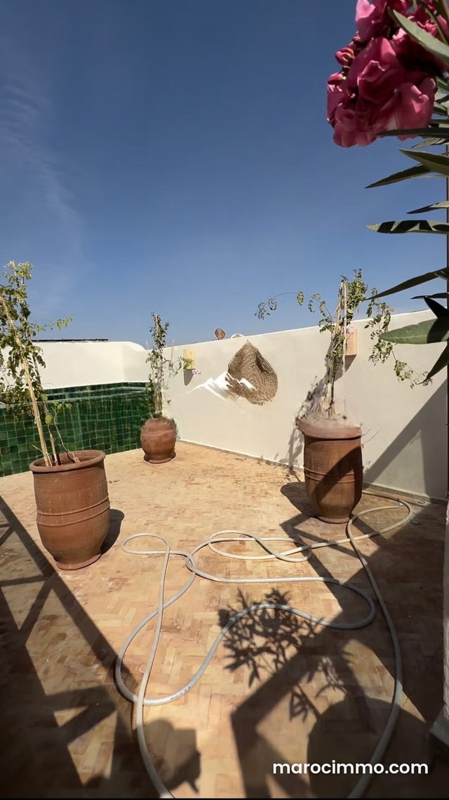 Buy Your Riad in Bab Lhmar. 5 Beautiful Bedrooms. Pool and Air Conditioned — 5