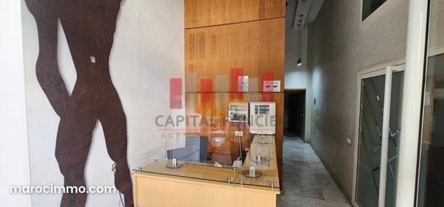 Immeuble professionnel aménagé de 800 m2 en plein quartier Ghautier a la location — 4