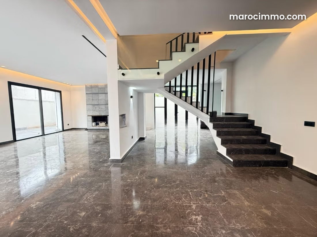 New 800 sqm villa with swimming pool and four suites in C.I.L, Casablanca — Casablanca