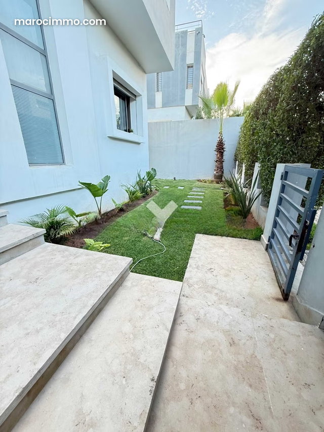 Villa à Vendre de 358.0 m² à Bouskoura, Bouskoura — 2