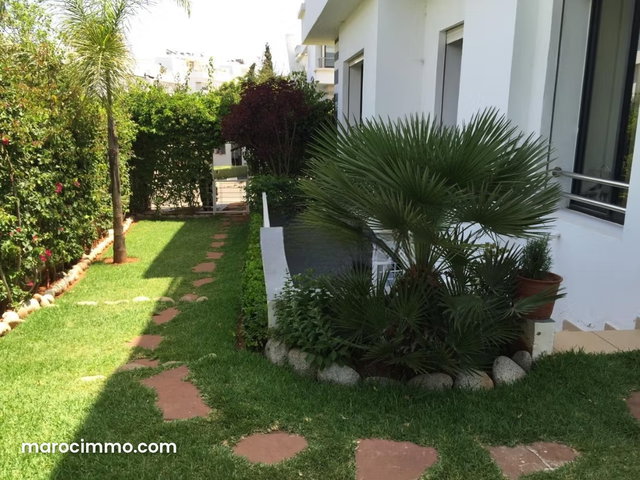 Belle villa à la location à Ain diab extension — 2