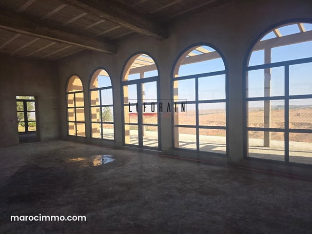 Villa semi finie de plain pied sur 1 hectare — 3