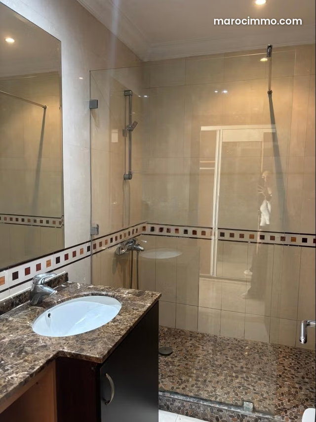 Excellent vacant apartment, large balcony — 5
