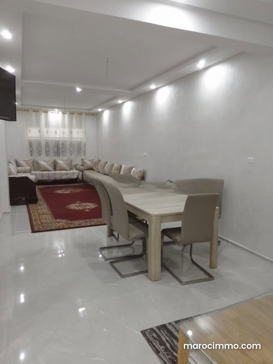 Bel appartement à vendre à Agdal. 3 chambres agréables. Meublé