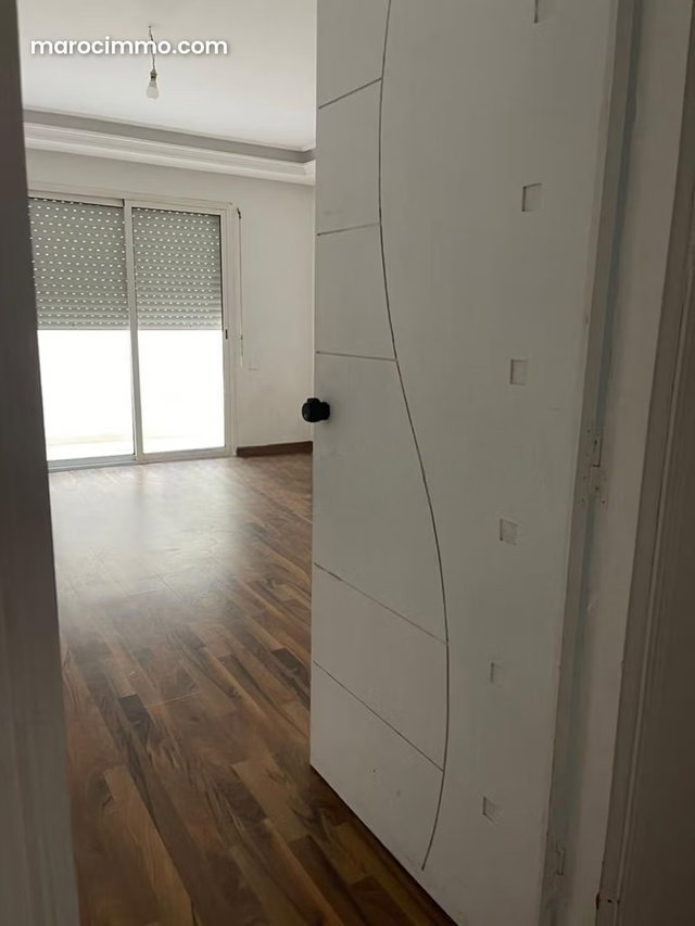2-Bedroom Apartment with Courtyard and Titled Parking — 5