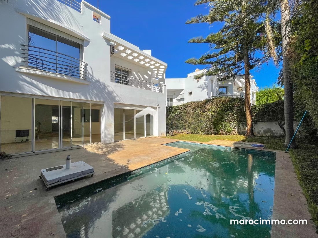 450 m² Villa with Swimming Pool and Sea Views, Aïn Diab, Casablanca — Casablanca