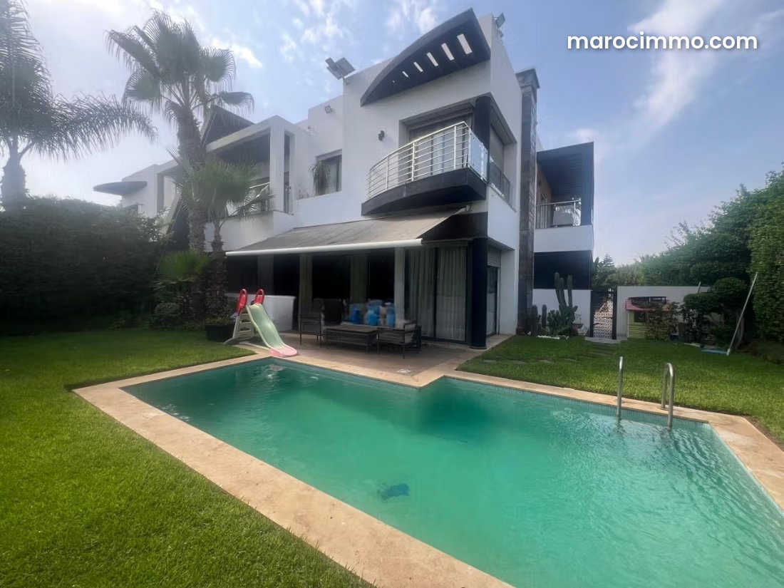 Villa 427 m² avec piscine et jardin, Bouskoura centre — Bouskoura