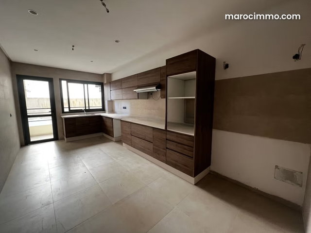 Appartement Haut Standing – 216 m² – Centre Ville — 2