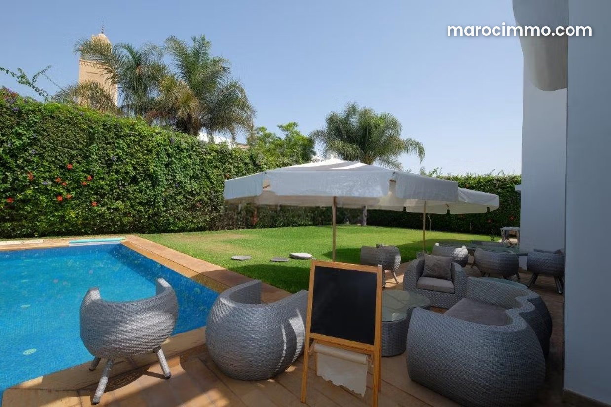 Villa 5 chambres avec piscine et jardin à Bouskoura centre — Bouskoura