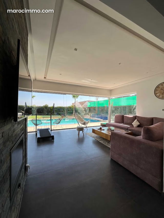 Villa à Vendre de 1003.0 m² à Marrakech, Route De Fes Atlas Amelkis — Marrakech