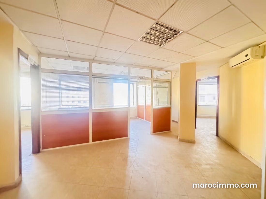 69 m² Office with Garage, Casablanca City Centre — Casablanca
