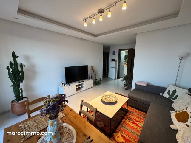 Louez cet appartement à Ville Verte. 3 pièces confortables. Bien meublé — 2