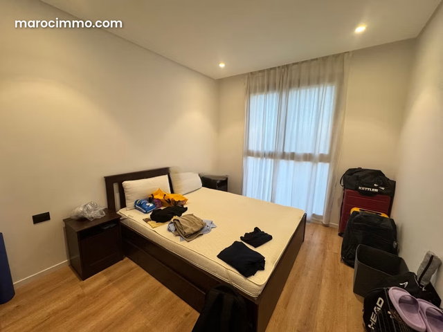 Louez cet appartement à Ville Verte. 3 pièces confortables. Bien meublé — 5