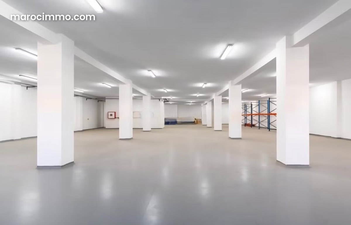 Bâtiment industrielle en location à Sapino. Surface totale 4000 m²
