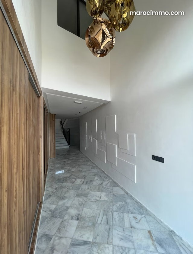Bureaux en location à Guéliz. Surface de 66 m². Porte blindée et résidence sécurisée — 5