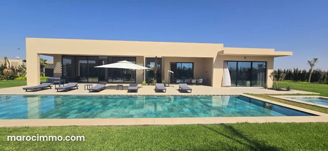 Magnifique villa plein pied entièrement meublée — Marrakech