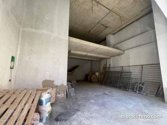 Small Commercial Space for Rent – Wilaya — 2