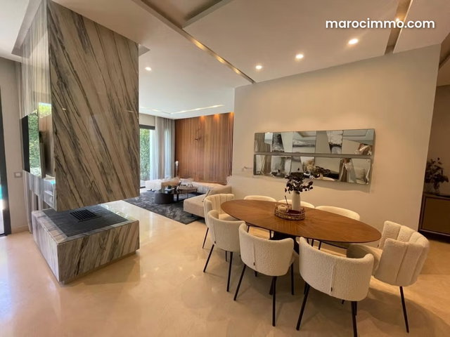 Villa de haut standing à vendre à Ain Diab Extension. Superficie 280 m². Piscine et air conditionné — 2