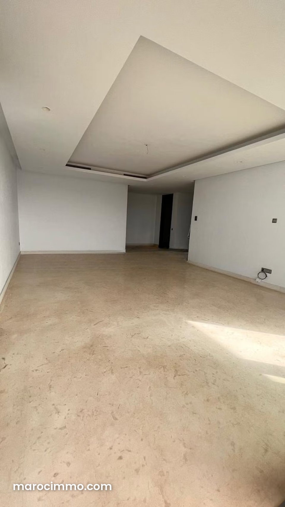 Superbe appartement vide à louer à AIN DIAB