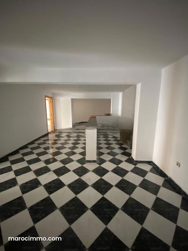 Spacieux bureau en location à Nejma — Tanger