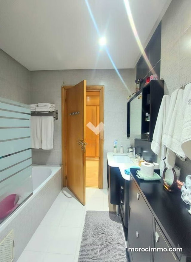 Appartement à Vendre de 115.0 m² à Casablanca, Val Fleuri — 2