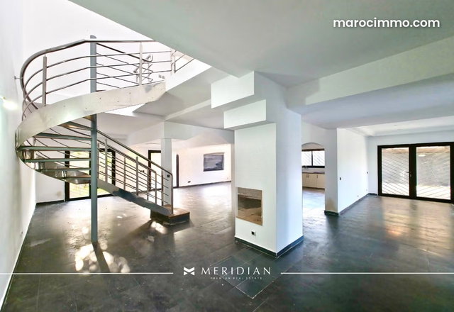 Villa de Charme sur 404m² avec Piscine à Ain Diab — 2