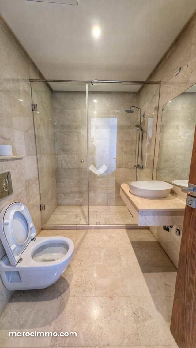 Appartement à Vendre de 318.0 m² à Casablanca, Ain Diab — 2