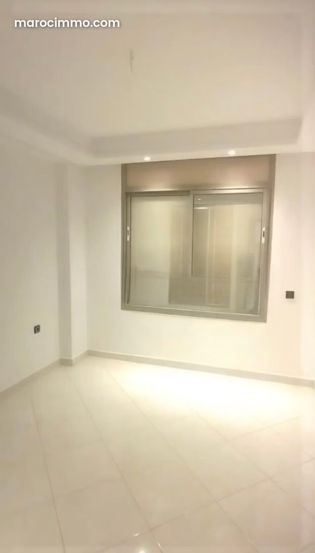 Bel Appartement à louer à Sala el Jadida. 2 chambres salon — 4