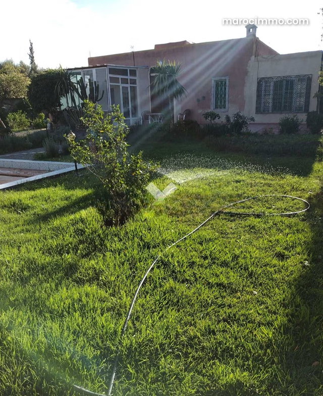 Villa à Vendre de 882.0 m² à Marrakech, Sidi Abdellah Ghiat — 4