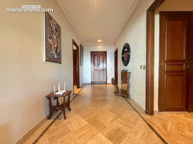 Appartement à Vendre de 205.0 m² à Casablanca, Maarif — 3